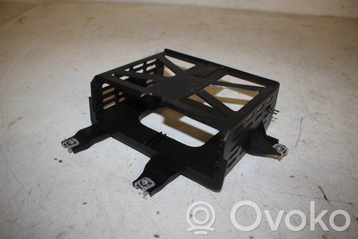 Audi A4 S4 B9 Alte piese de sub caroserie 