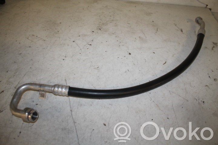 Audi A4 S4 B9 Ilmastointilaitteen putki (A/C) 