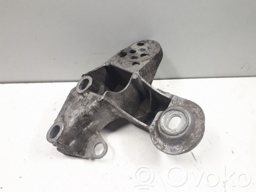 Engine mount bracket   8E0199351M,8E0199351M