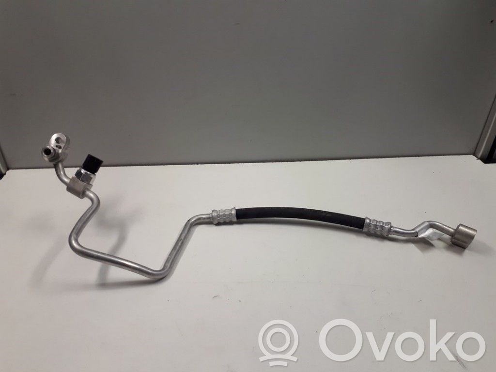 Ilmastointilaitteen putki (A/C)   4KE816721F,4KE816721F