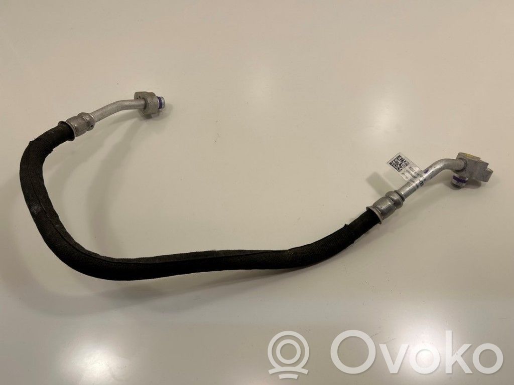 Audi A4 S4 B9 Ilmastointilaitteen putki (A/C) 