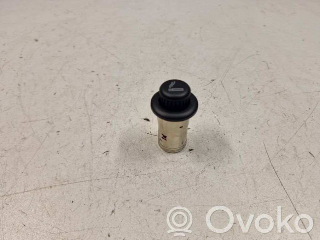 Audi A4 S4 B9 Pridegėjas 