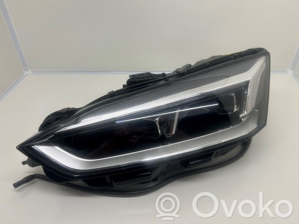 Audi S5 F5 Lampa przednia 