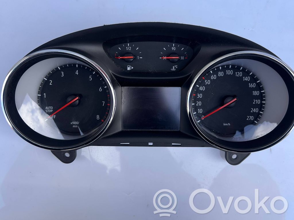 Opel Astra K Geschwindigkeitsmesser Cockpit 