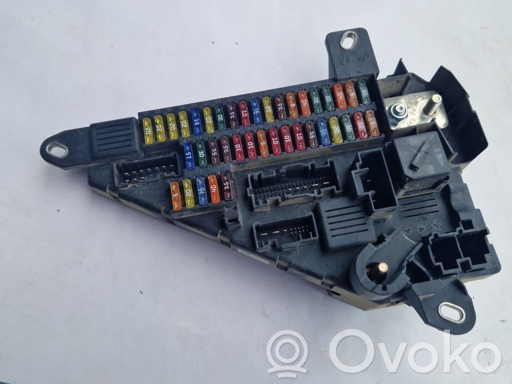 Fuse box set   690661901