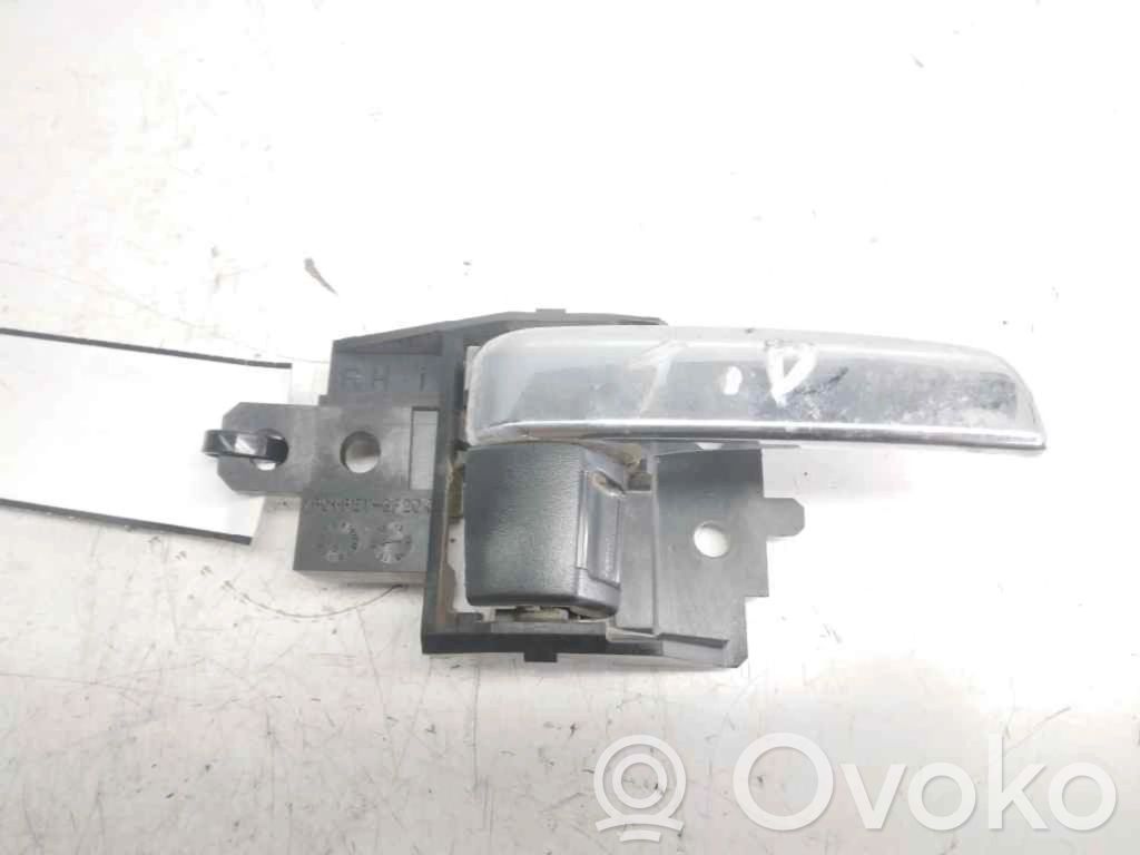 Manecilla interna puerta delantera