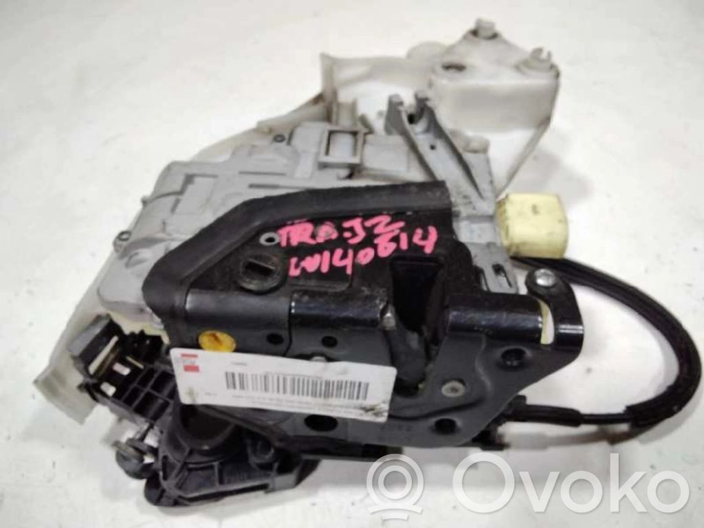 Volkswagen Passat Alltrack Zamek drzwi tylnych 