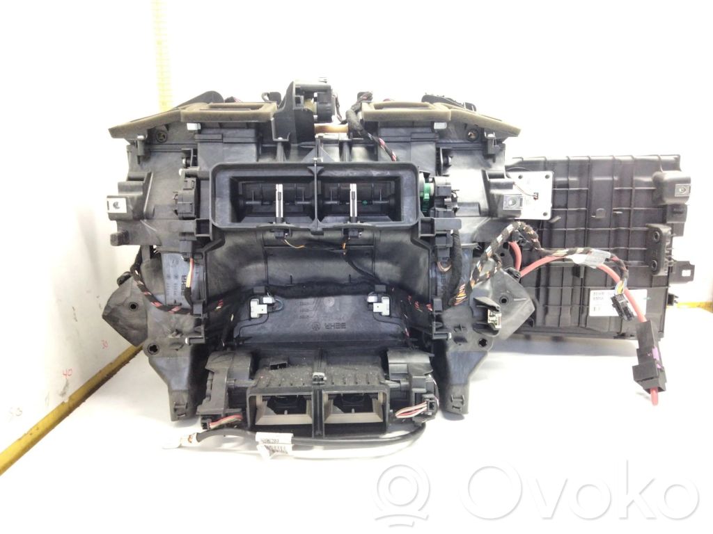 BMW 7 F01 F02 F03 F04 Obudowa nagrzewnicy 
