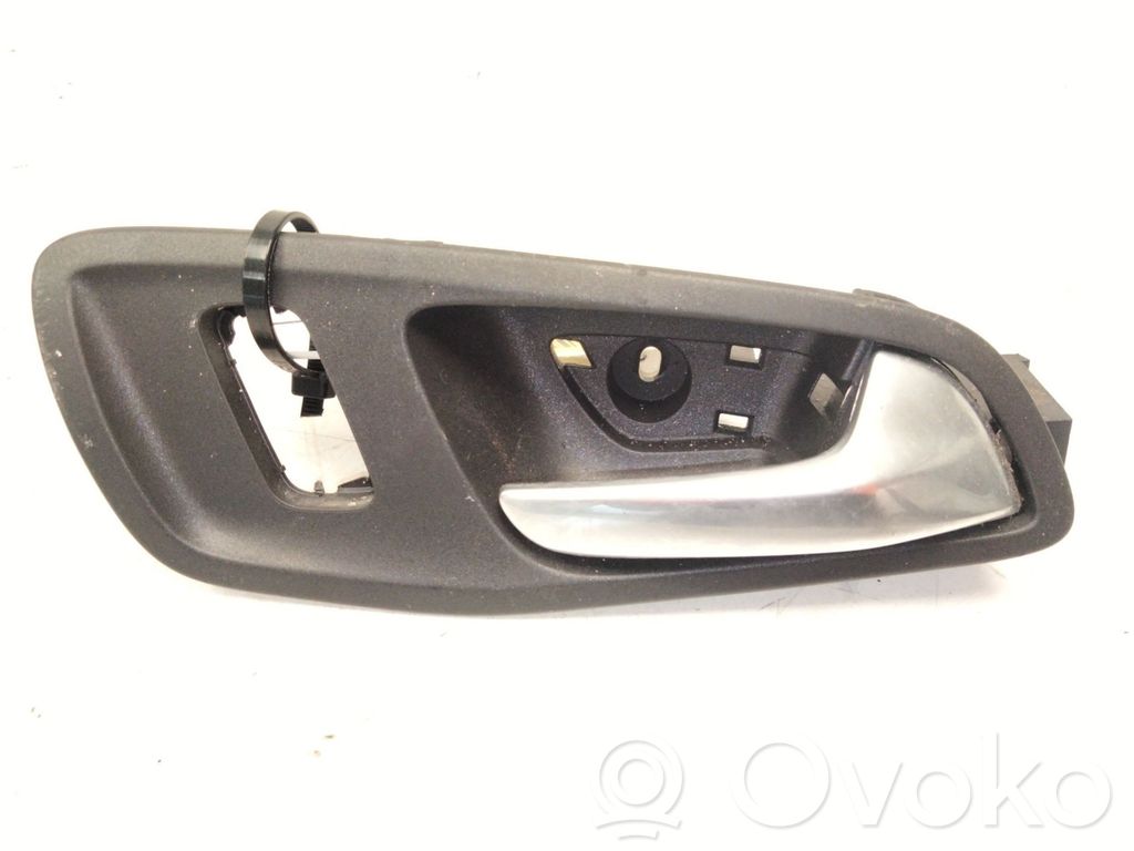 Manecilla interna puerta delantera   BK21V22600