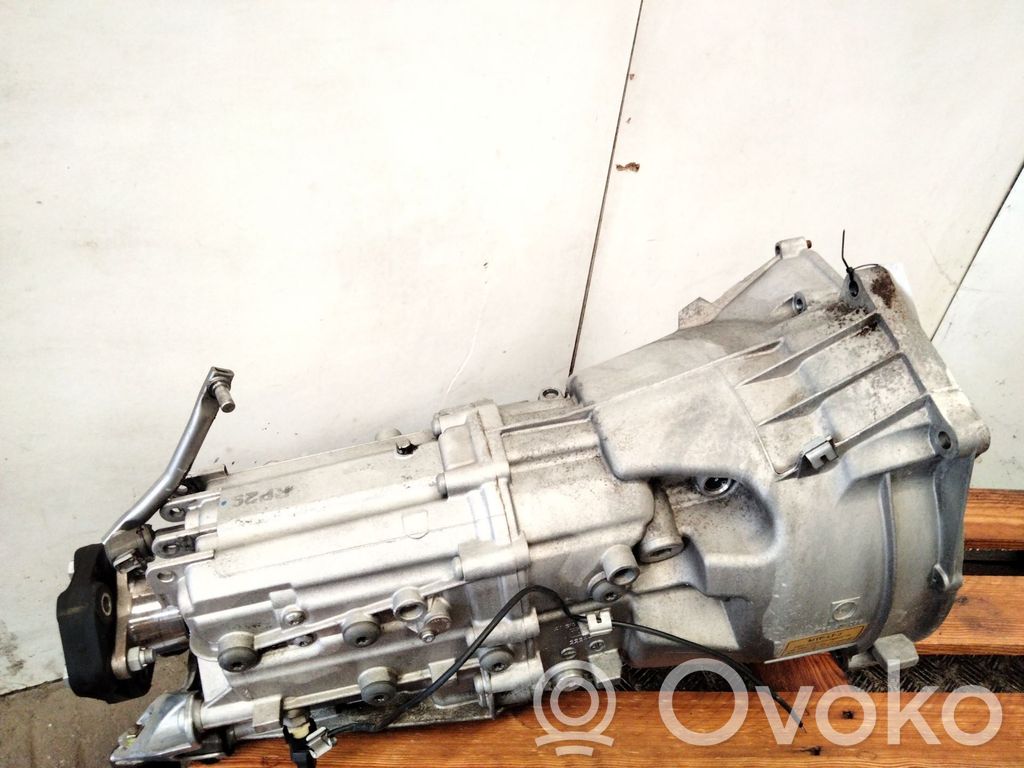 Manual 5 speed gearbox   1069401018
