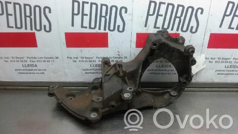 Nissan Interstar Generator/alternator bracket 