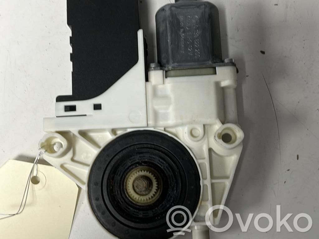 Peugeot 407 Silnik regulatora szyby drzwi przednich 