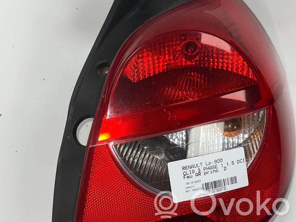 Renault Clio III Aizmugurējais lukturis virsbūvē 