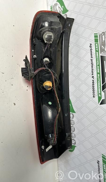 Ford Fiesta Aizmugurējais lukturis virsbūvē 