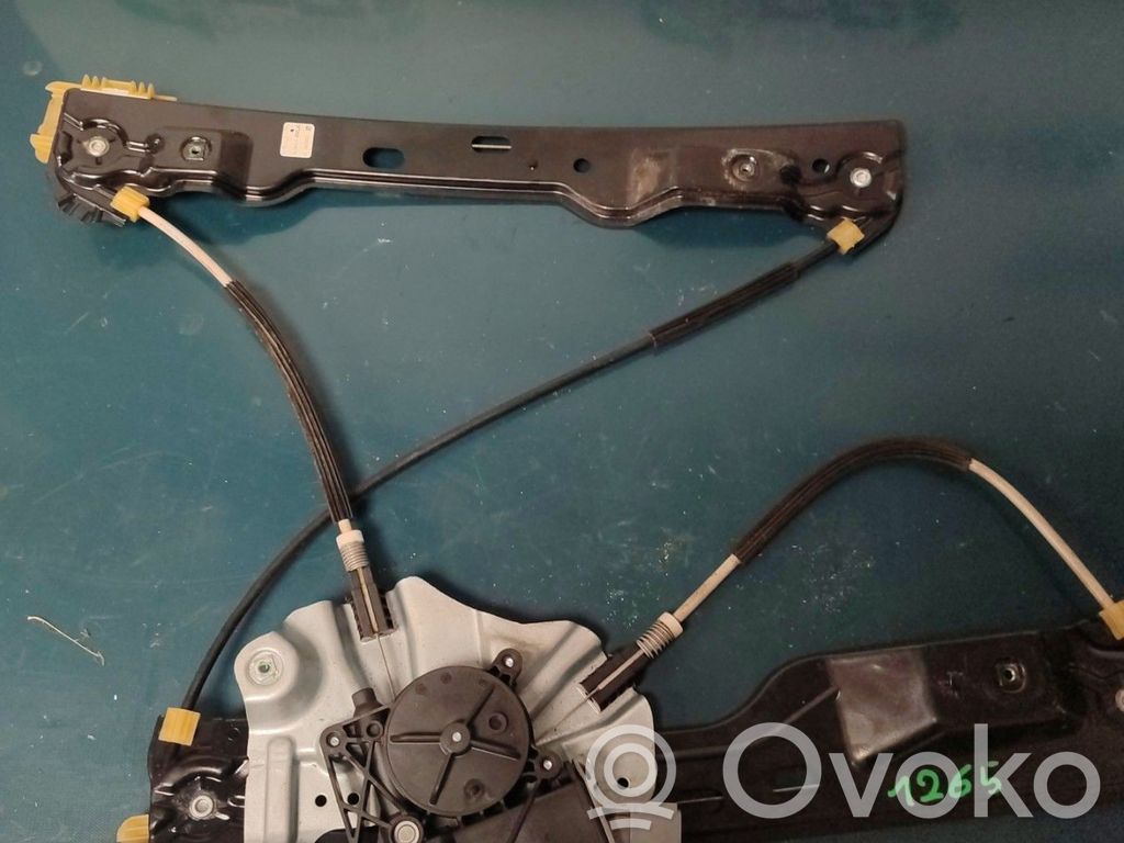 Opel Astra J Elektryczny podnośnik szyby drzwi przednich 