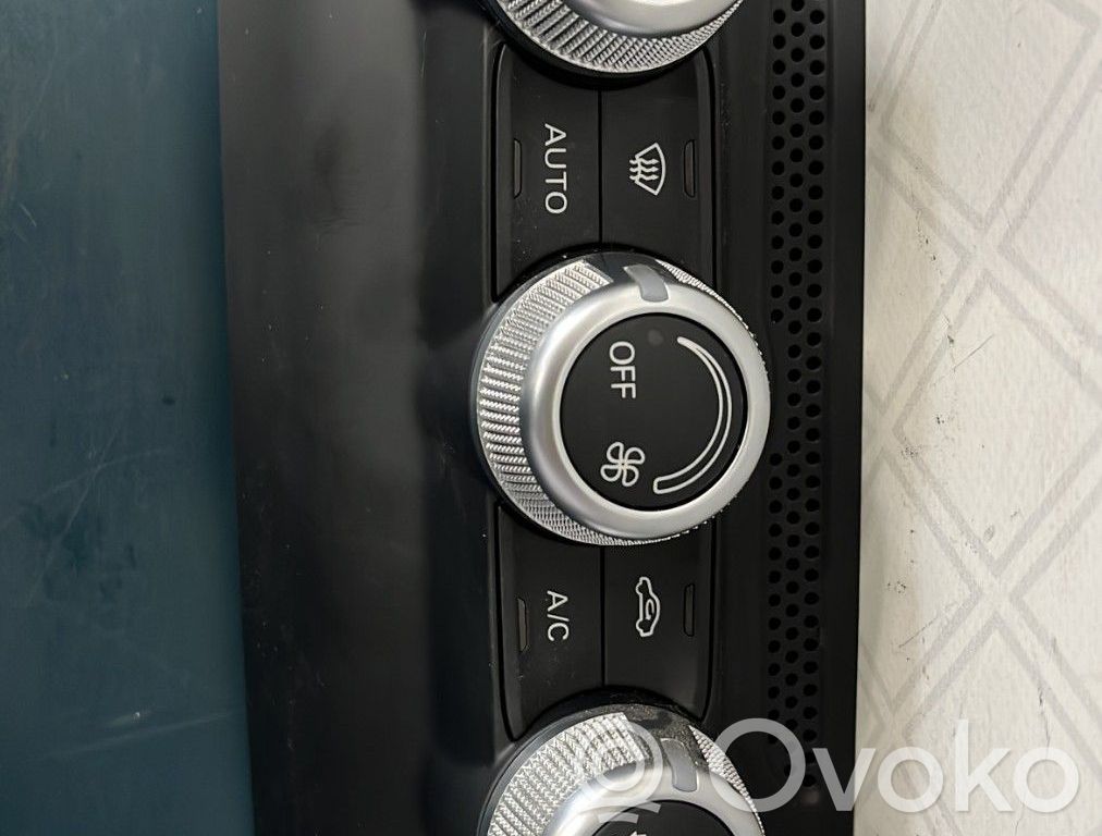 Audi A1 Climate control unit 
