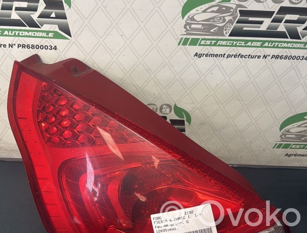 Ford Fiesta Aizmugurējais lukturis virsbūvē 