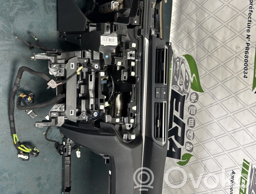 Peugeot 508 II Panel de instrumentos 