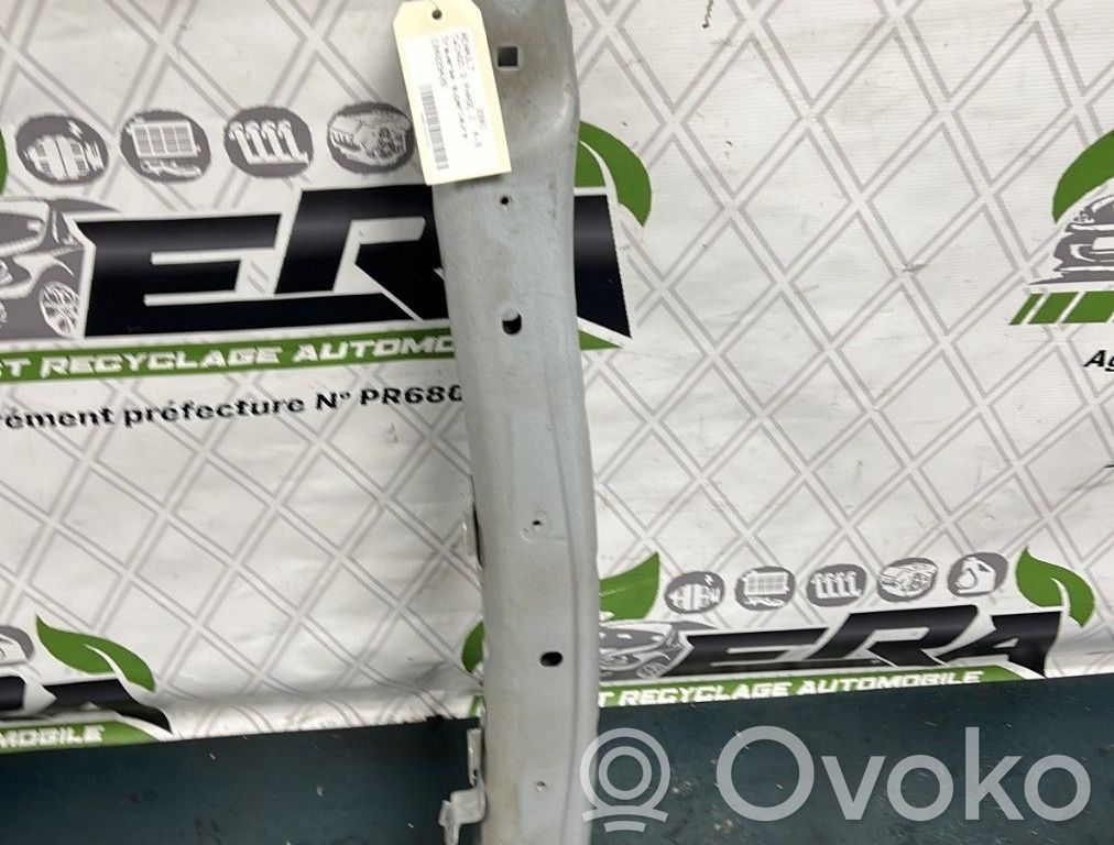 Renault Twingo III Panel mocowania chłodnicy / góra 