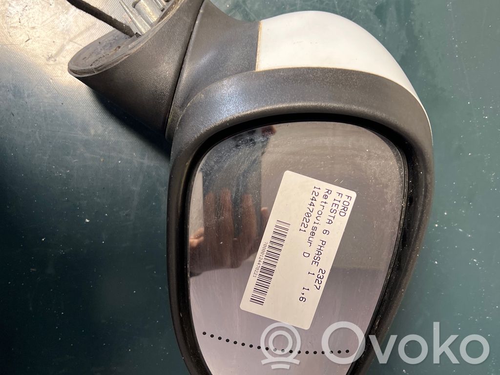 Ford Fiesta Manualne lusterko boczne drzwi przednich 