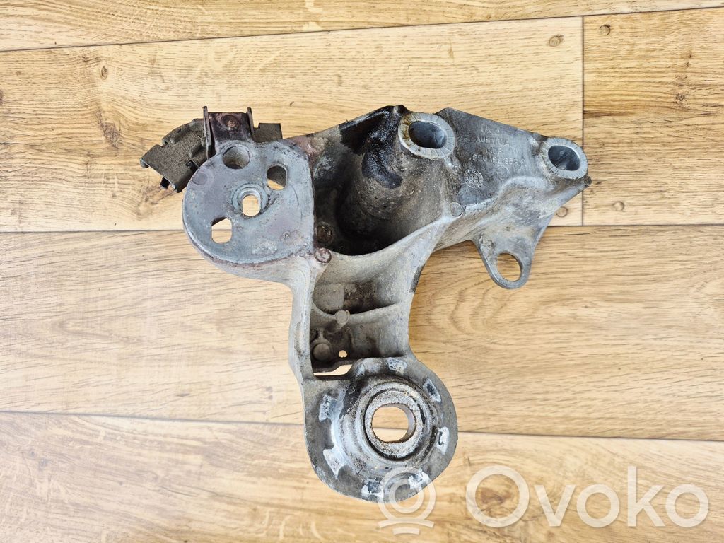 Engine mounting bracket   8E0199352F