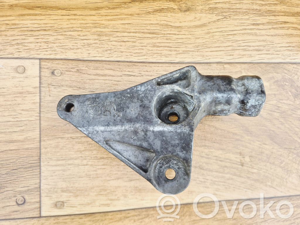 Audi A4 S4 B6 8E 8H Engine mounting bracket 