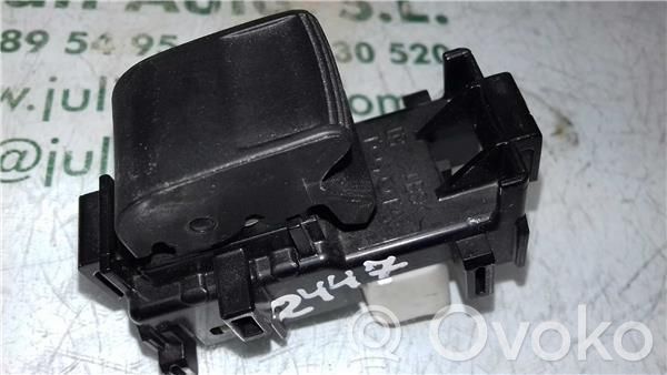 Electric window control switch   8292D20
