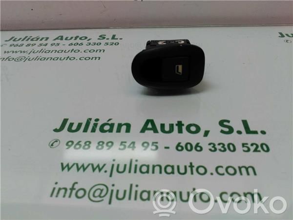 Citroen C3 Electric window control switch 