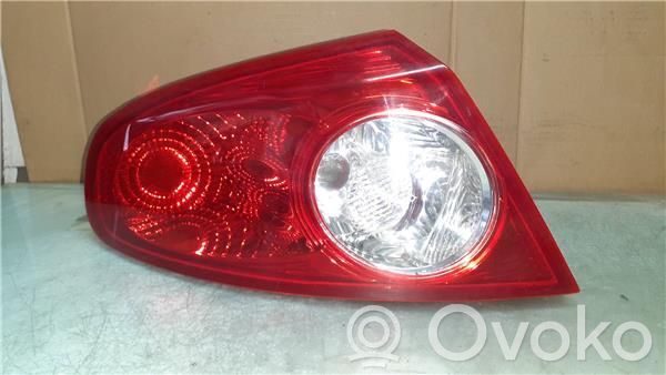 Lámpara de faros/luces traseros