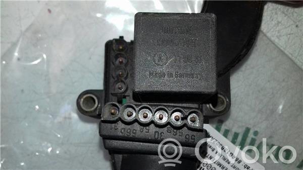 Interruptor de control multifunción   86AG13B302AA