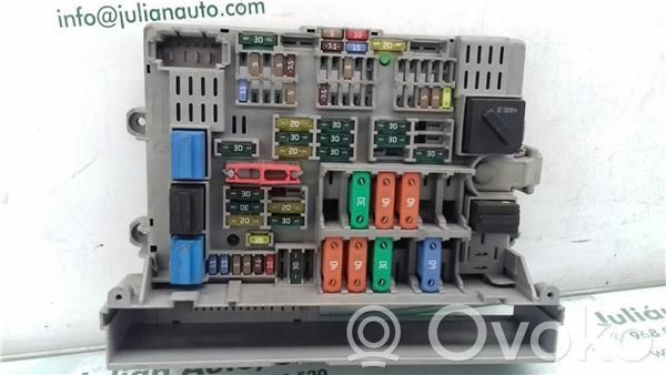 BMW 3 E90 E91 Drošinātāju bloks 