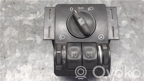 Light switch   460029937