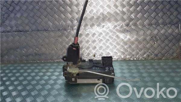 Opel Zafira B Rear door lock 