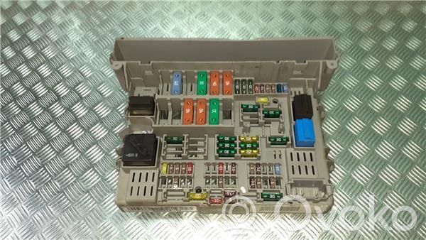 BMW 3 E90 E91 Fuse module 