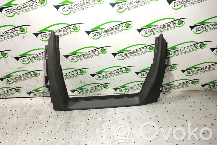 Moldura del panel (Usadas)   V6QGNAVD
