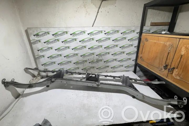 Engine compartment bulkhead   GB5U8TBA