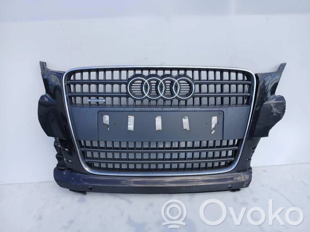 Audi Q7 4L Front bumper upper radiator grill 