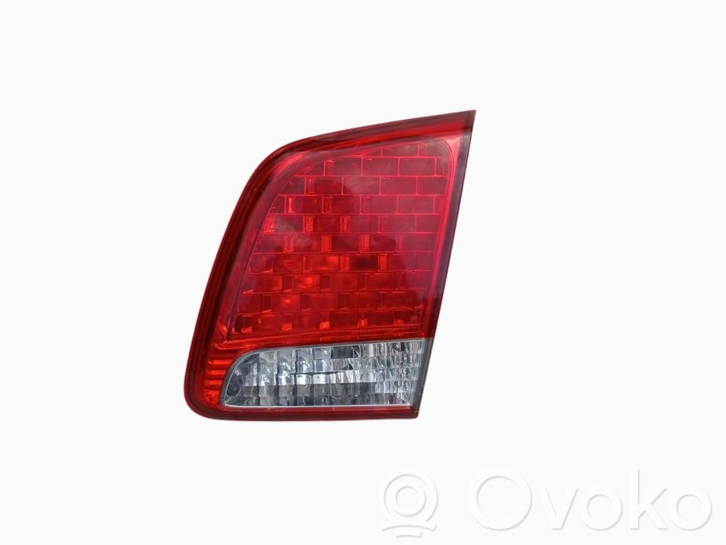 KIA Sorento Tailgate rear/tail lights 