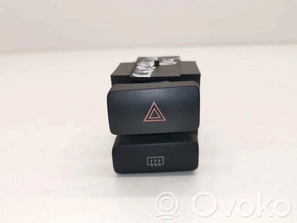 Toyota Corolla E120 E130 Botón interruptor de luz de peligro 