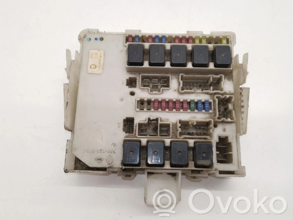 Nissan Pathfinder R51 Módulo de fusible 