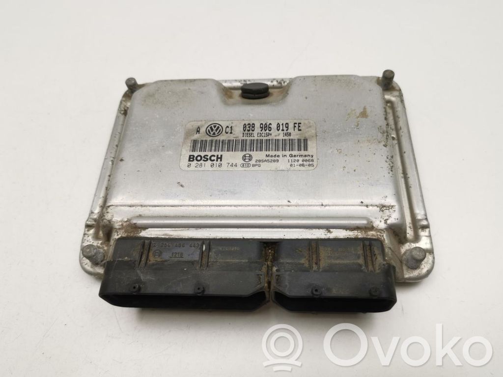 Volkswagen Golf V Engine control unit/module ECU 