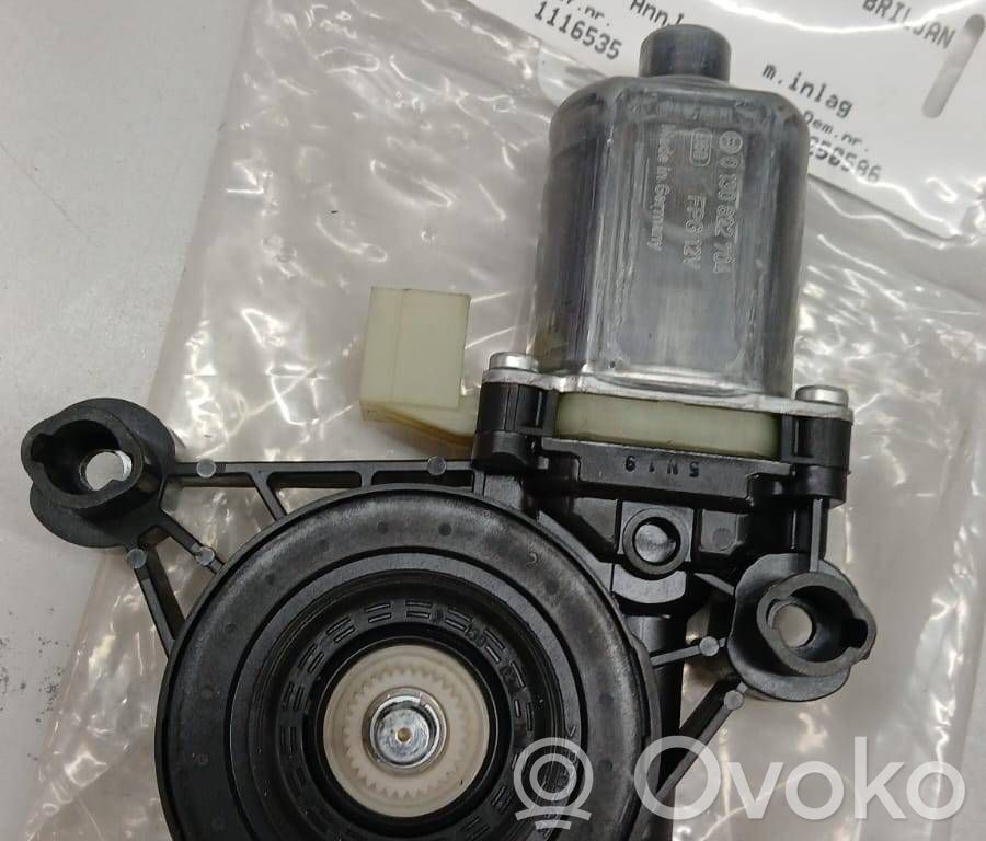 Audi A4 S4 B9 Front door window regulator motor 
