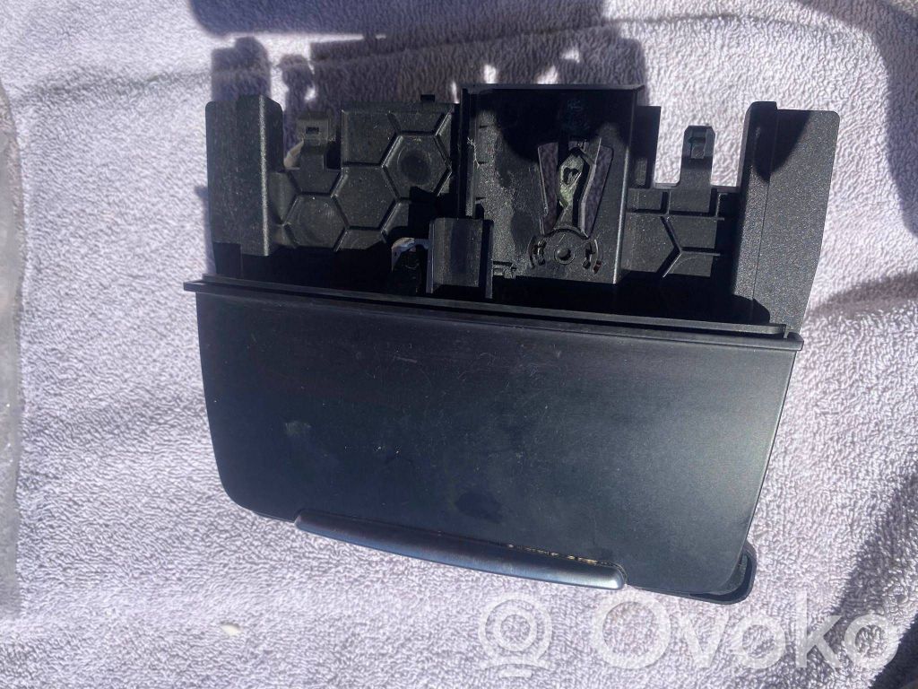Audi Q5 SQ5 8R Ashtray (front) 