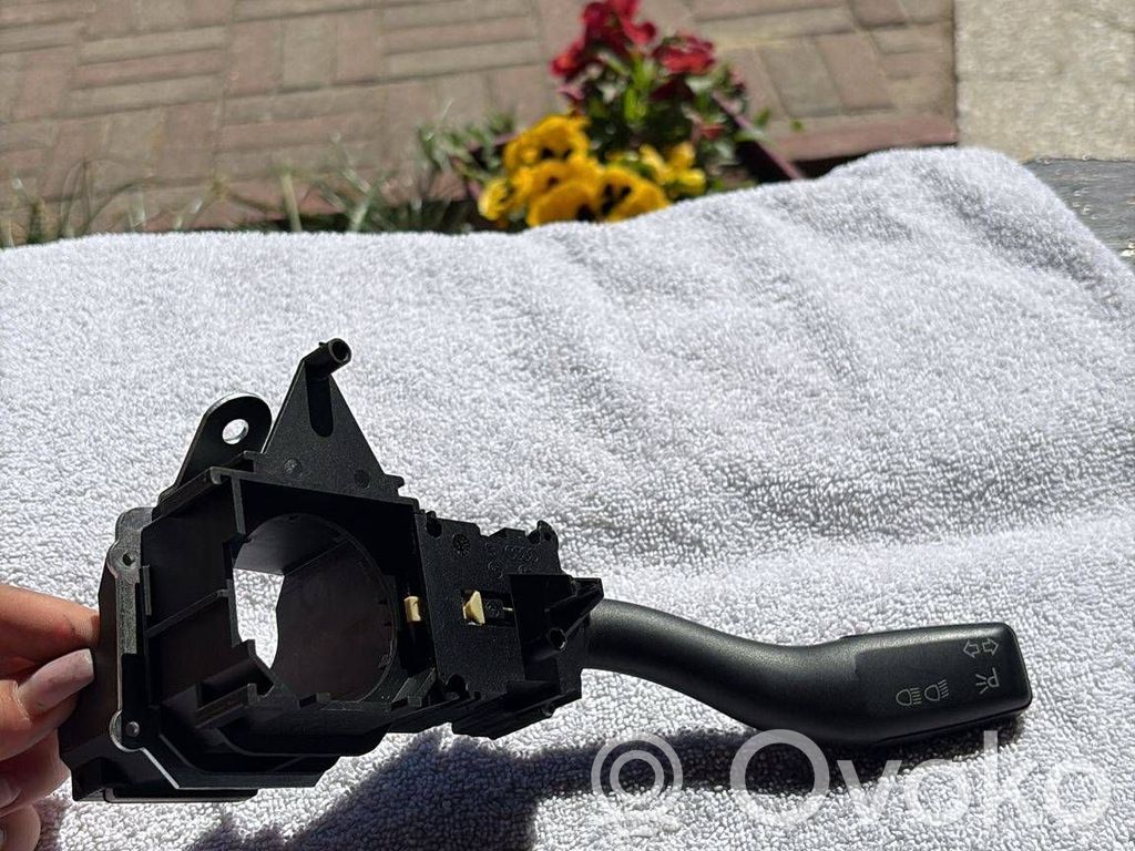 Audi Q7 4L Indicator stalk 