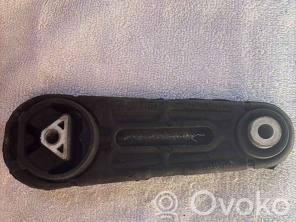 Renault Clio III Engine mount bracket 