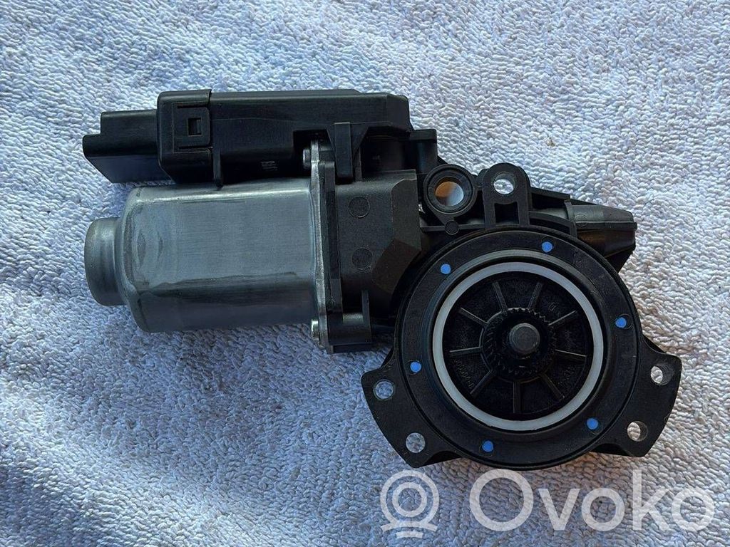 KIA Ceed Front door window regulator motor 