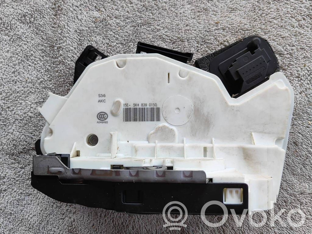 Volkswagen Golf VII Galinių durų spyna 