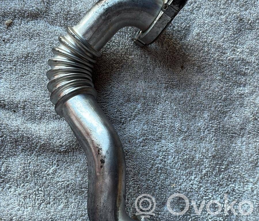 Volkswagen PASSAT B7 Przewód / Rura chłodnicy spalin EGR 
