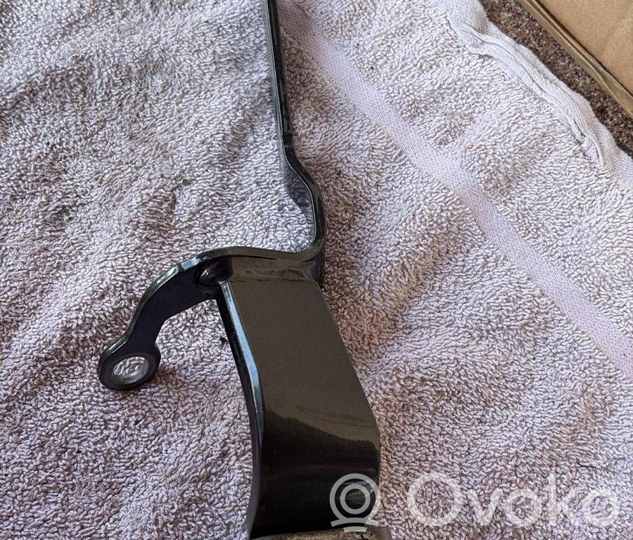 Zawias klapy tylnej bagażnika   4G8827300