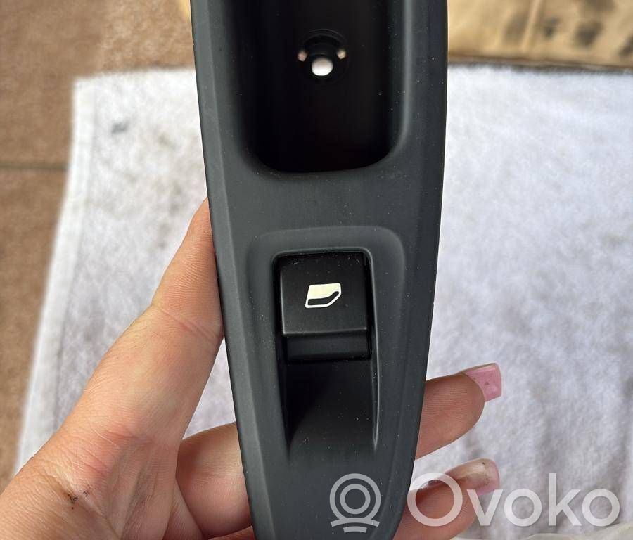 Peugeot 308 Electric window control switch 